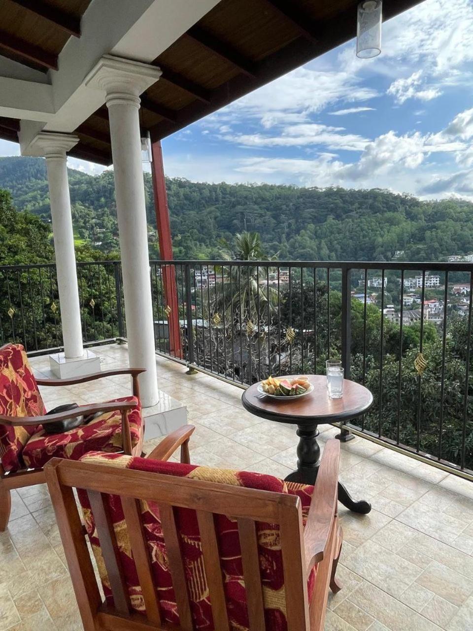 Kandyan View Homestay -Foreign Buitenkant foto